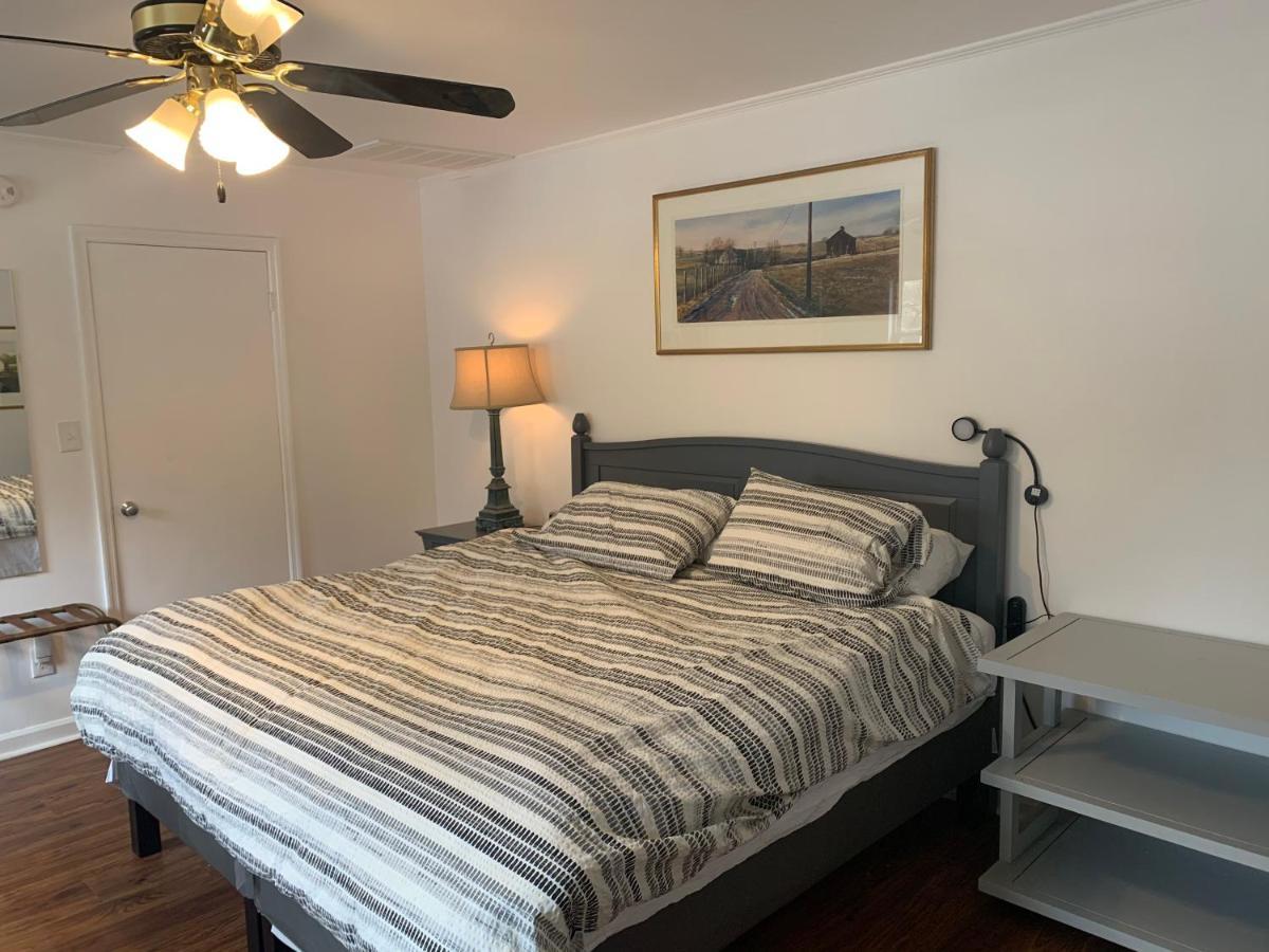 Briar Creek Rd Bnb Charlotte Bagian luar foto